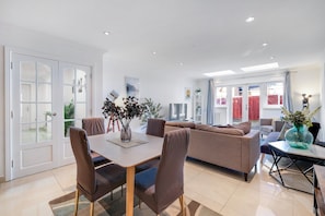 Family House | Dining room