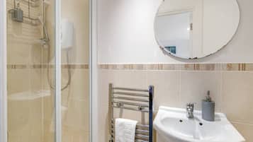 Family House | Bathroom