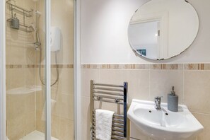 Family House | Bathroom