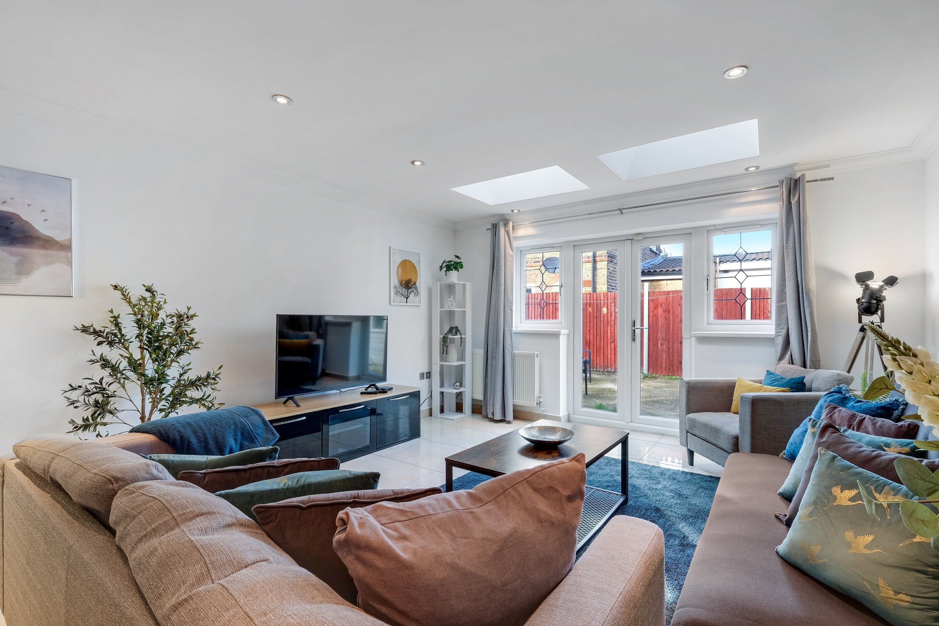 Family House | Living area | 42-inch Smart TV with satellite channels, Netflix, streaming services