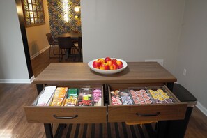 Dining - Spacious, Sleeps 16+, Game Room Near Downtown Indianapolis (Indianapolis)