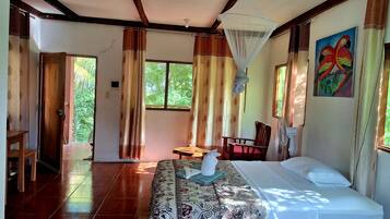 Classic Room, Garden View | Desk, free WiFi