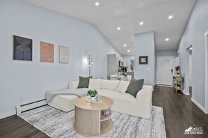 智能电视、壁炉