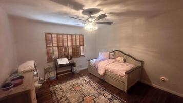 5 chambres, fer et planche Ă repasser, Wi-Fi, draps fournis