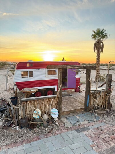 Experience the Magic of Glamis in Your Cozy Desert Getaway ✨