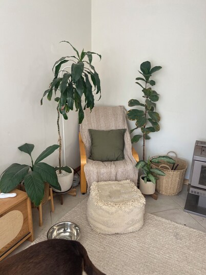 Relax & chill in the spa at Katandra Cottage, just a short drive from the city .