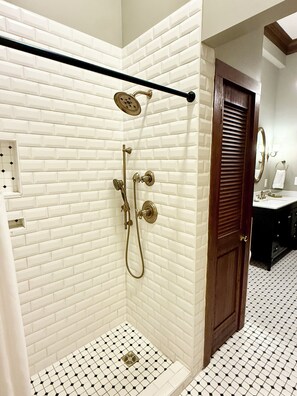 Shower, towels, soap, toilet paper - 161 year old home full of history and charm (Vienna)