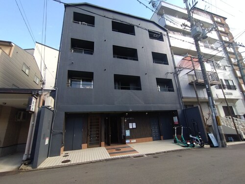 A hole in the ground downtown! 311 Fully equipped kitchen & rooms for long term stays