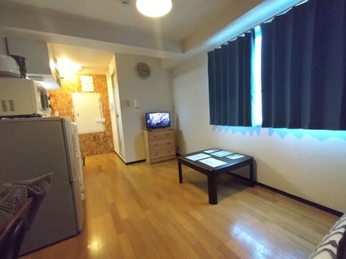 A hole in the ground downtown! 311 Fully equipped kitchen & rooms for long term stays