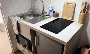 Fridge, microwave, electric kettle, cookware/dishes/utensils - The Chill - Chidultls00 (Toulouse)