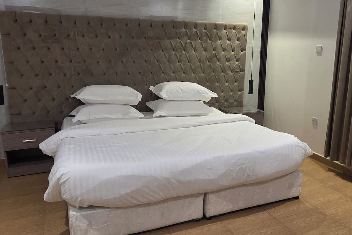 Ropa de cama hipoalergénica y cortinas blackout