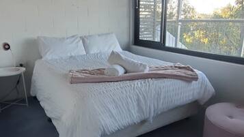 2 bedrooms, bed sheets