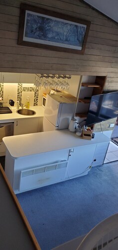 Mountain views, bikes, hikes and fresh air    
Located at the top of the village