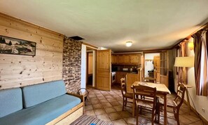 Living area - Apartment in Meribel Near Morel Lift (Les Allues)