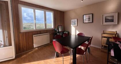 LES Semis Residence - Spacious Apartment Near "La Graviere" Beach