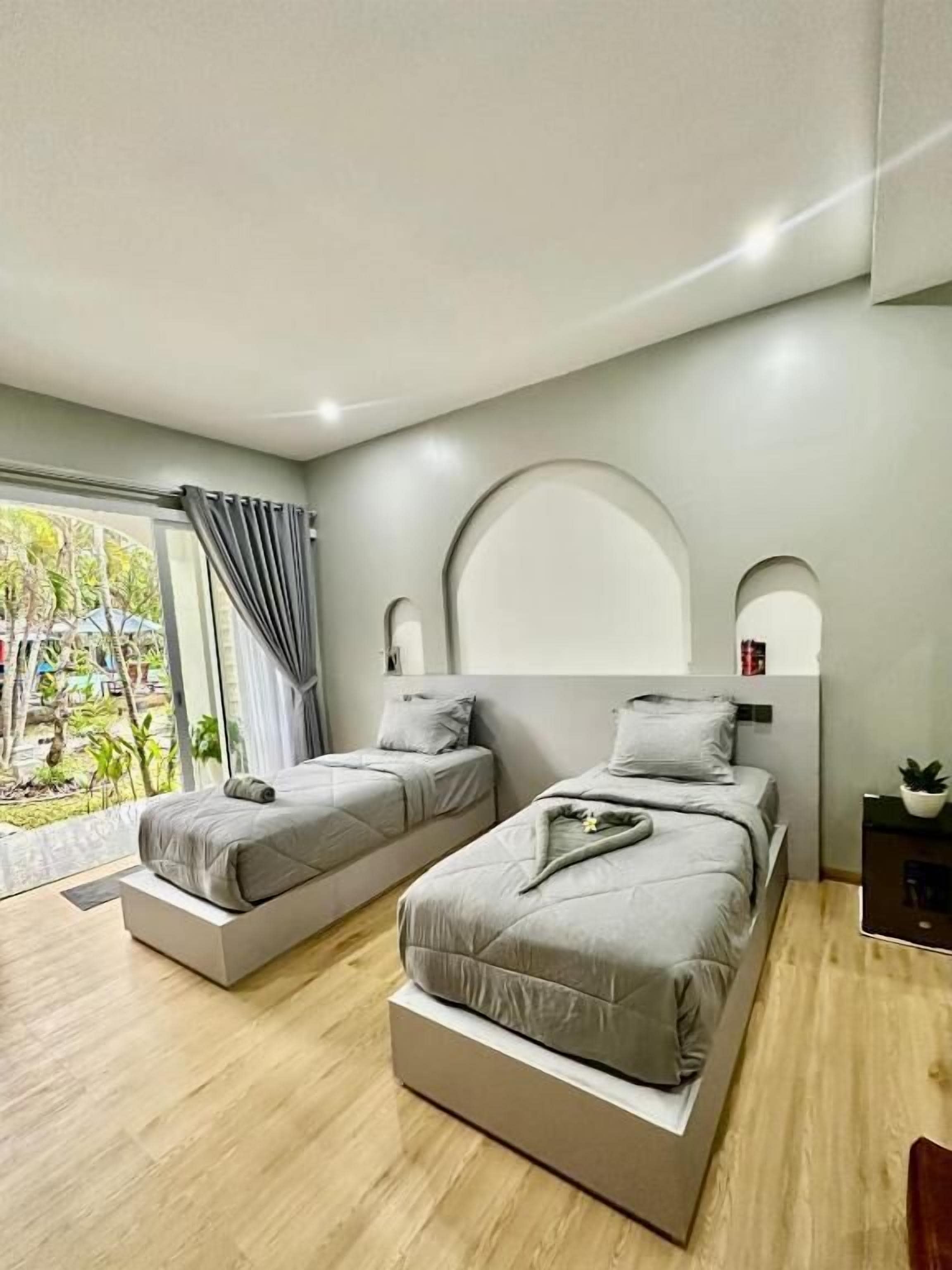 Family Room, 3 Bedrooms, Garden View | Desk, free WiFi