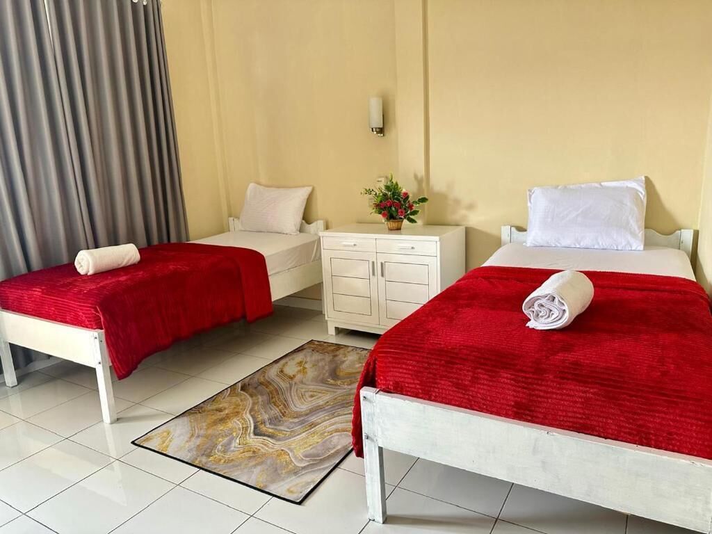 Phòng 2 giường đơn Tiêu chuẩn, ban công, quang cảnh hồ bơi | Bàn, truy cập Internet không dây miễn phí 