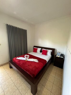Standard Double Room | Desk, free WiFi - New Mekar Jaya Hotel (Kuta)