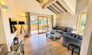 Living area - Charming Apartment for 6 People Near the Center (Les Gets)