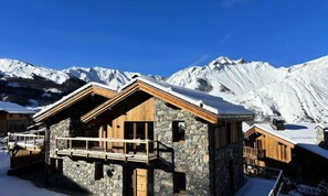 Exterior - Chalet in Les Places With Ski Lift Access (Les Belleville)