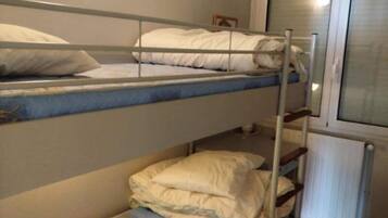 Seterika/papan seterika, cadar katil