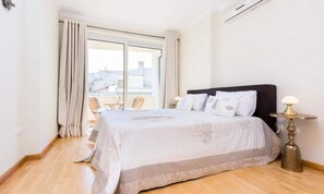Iron/ironing board - Apartments for 4 People (Lagos)