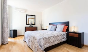 Iron/ironing board - Apartments for 4 People (Lagos)