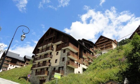 Exterior - Apartment in Valloire Near Ski Slopes (Valloire)