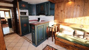 Living area - Apartment in Tignes With Ski-in Ski-out (Tignes)