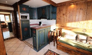 Living area - Apartment in Tignes With Ski-in Ski-out (Tignes)