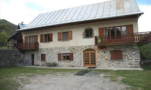 Exterior - Apartment in Les Verneys Near Ski Lift (Valloire)