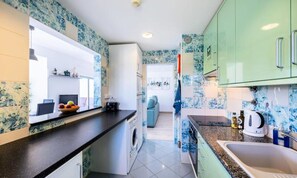 Fridge, microwave, oven, dishwasher - Apartments for 4 People (Albufeira)