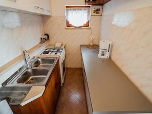 House | Private kitchen | Fridge, microwave, oven, stovetop - Cottage Ciara - One Bedroom Holiday Home With Pool and sea View (Dubrovnik)