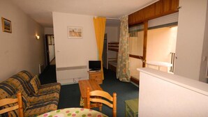 Living area - Studio for 6 People (Eaux-Bonnes)