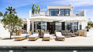 Outdoor dining - Private Luxury Villa Steps From the Beach! (Marbella)