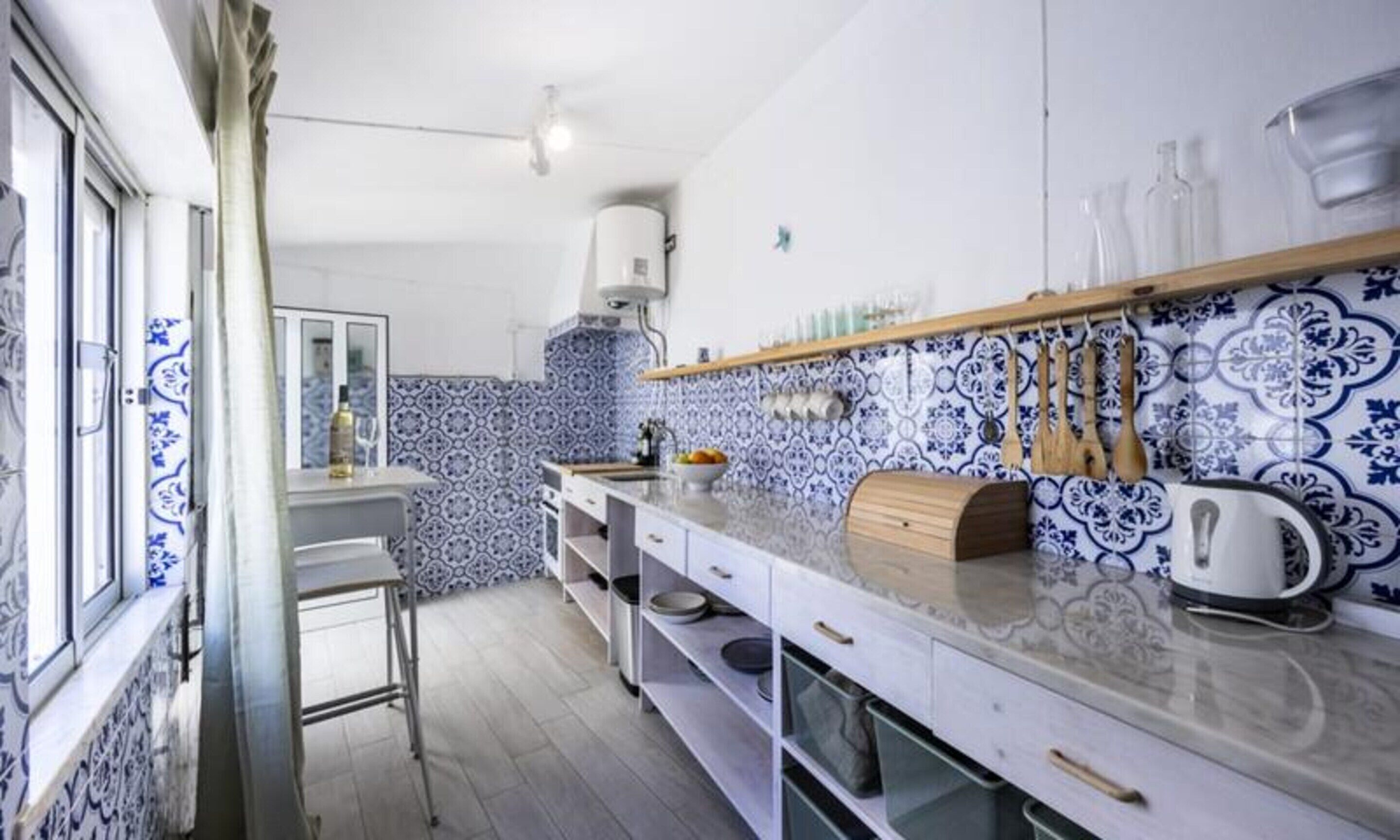 Fridge, oven, electric kettle, toaster