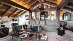Unclassified image, 2 of 3, button - Spacious and Sunny Chalet With Nordic Bath and Elevator (Les Belleville)