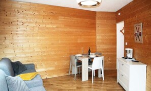 Interior - Studio for 3 People in the Heart of the Orres 1650 Resort (Les Orres)