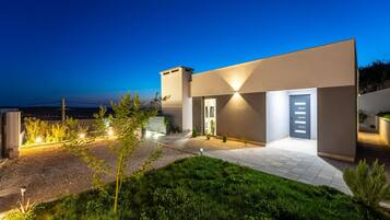 House | Reception