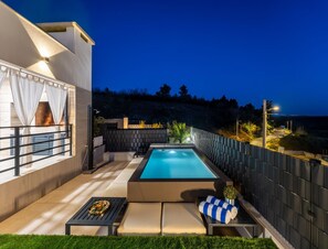 House | Pool | Indoor pool, outdoor pool - Holiday Home in Podvrsje With Sea View (Razanac)