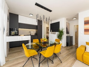 Dining - Holiday Home in Podvrsje With Sea View (Razanac)