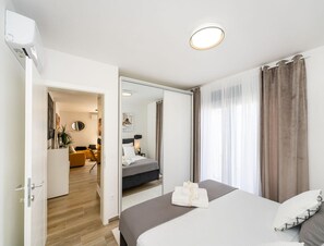 Room - Holiday Home in Podvrsje With Sea View (Razanac)
