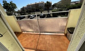 Property grounds - Close TO Beach AND Shops: 1st Floor: 1-bedroom Apartment for 4 People (Port-la-Nouvelle)
