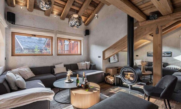 Fireplace - Chalet in Meribel With Ski-in Access (Les Allues)