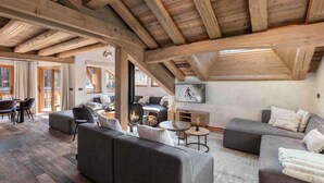 Fireplace - Chalet in Meribel With Ski-in Access (Les Allues)