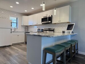 Fridge, microwave, oven, stovetop - Forest Park – 2BR Pool, Clubhouse & Beaches (Englewood)