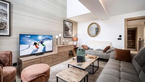 Living area - Apartment in Le Bettaix With Ski-in Access (Les Belleville)