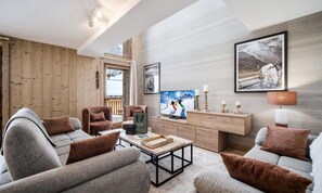 Living area - Apartment in Le Bettaix With Ski-in Access (Les Belleville)