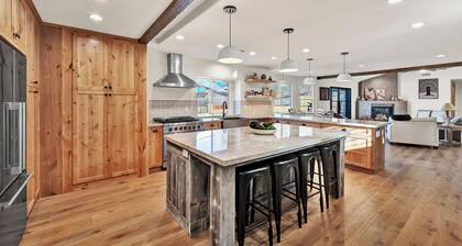 9 Acres Temecula Estate with Pool, Jacuzzi, Pickleball, Mini Golf, Views