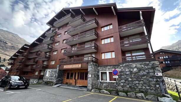 Exterior - Bright, Ski-in, Ski-out, Ideal Location (Les Allues)